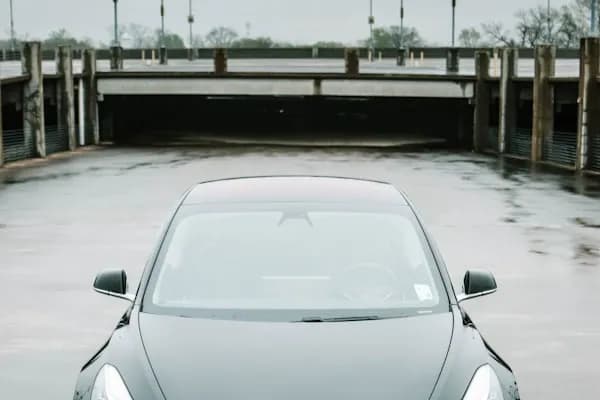 UAE Public EV Charging Network Hits 1,500 Stations Milestone