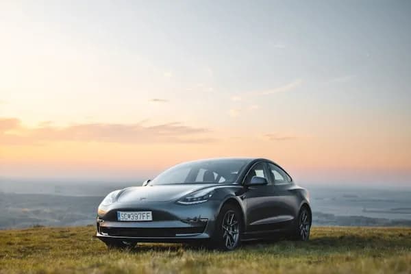 UAE Extends EV Registration Fee Waiver to End of 2027