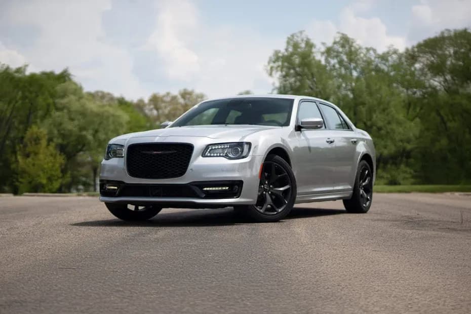 2025 Chrysler 300