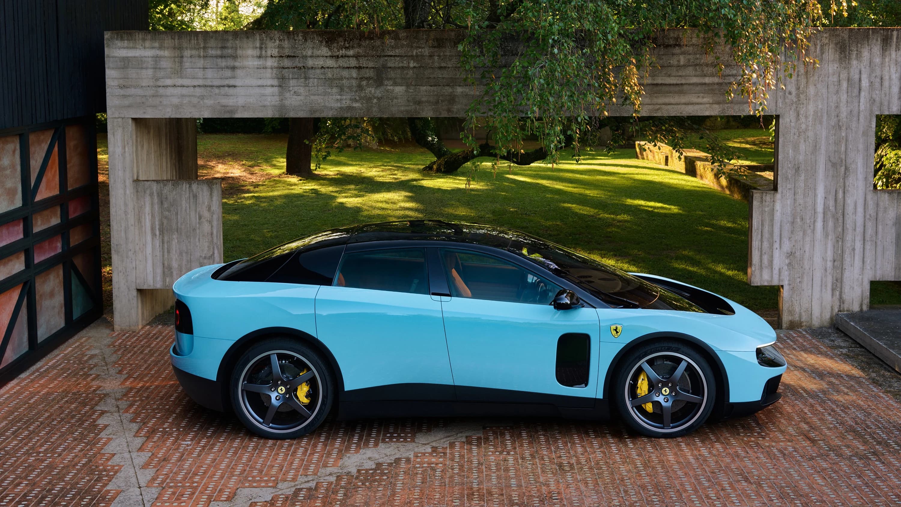 Ferrari Luce – photo 1