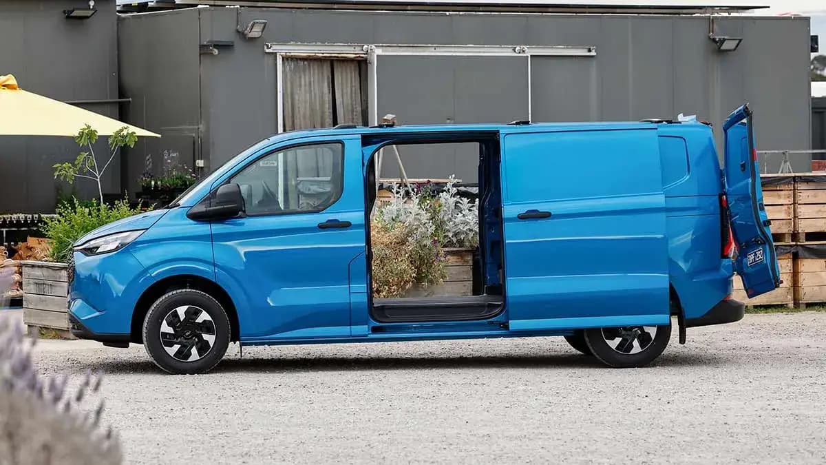 2025 Ford Transit Custom
