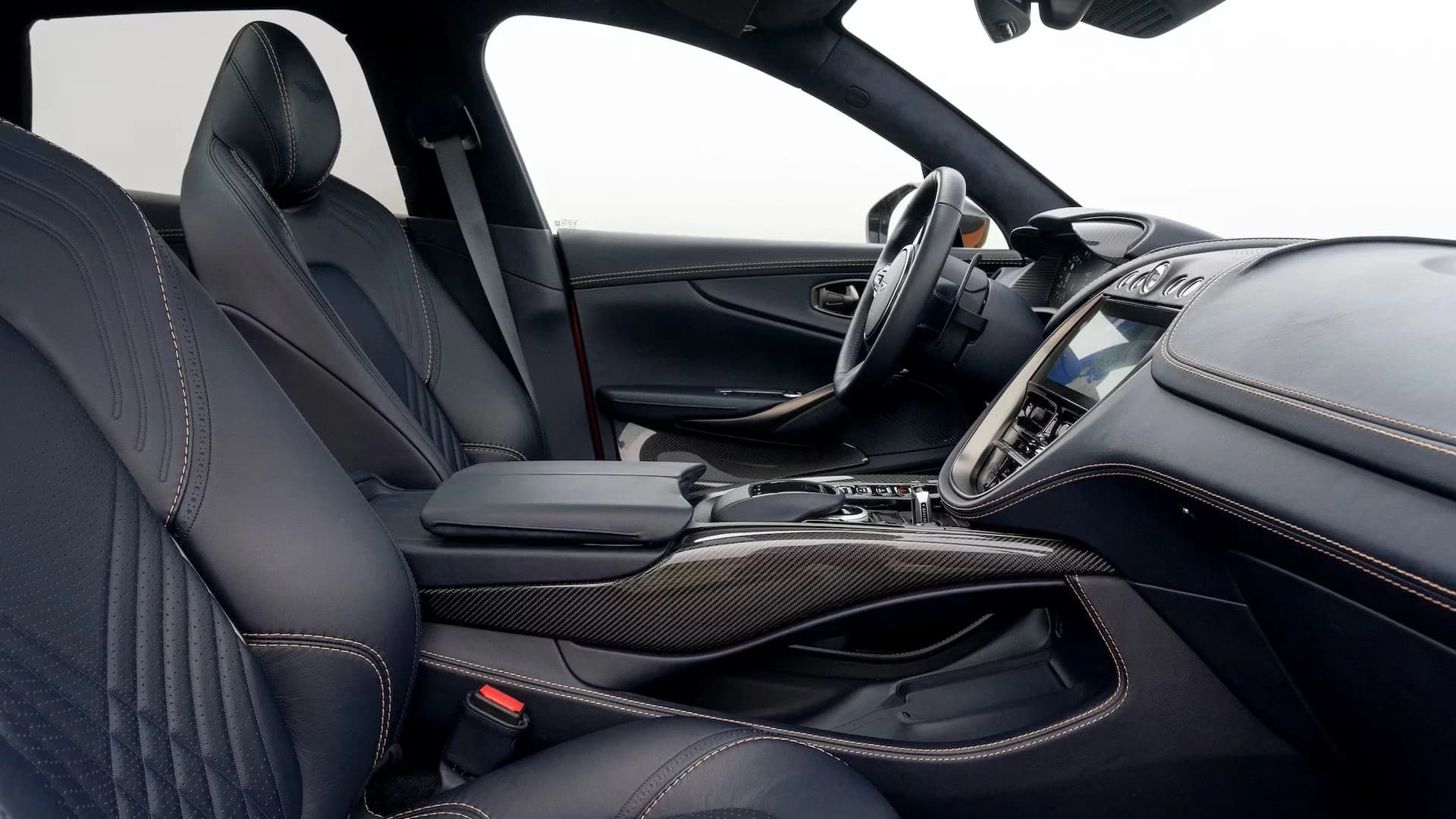 Aston Martin DBX – photo 5