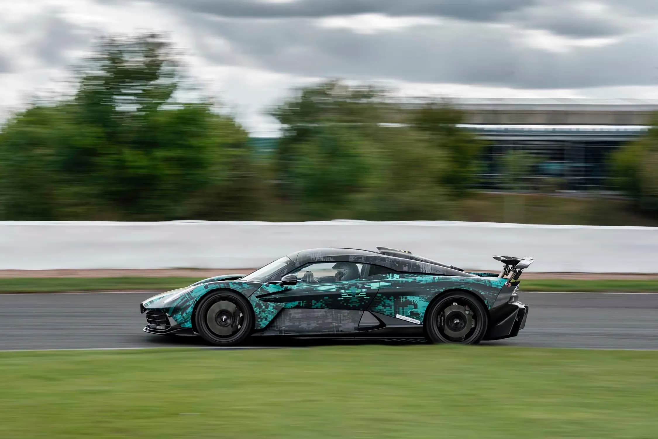 Aston Martin Valhalla – photo 3