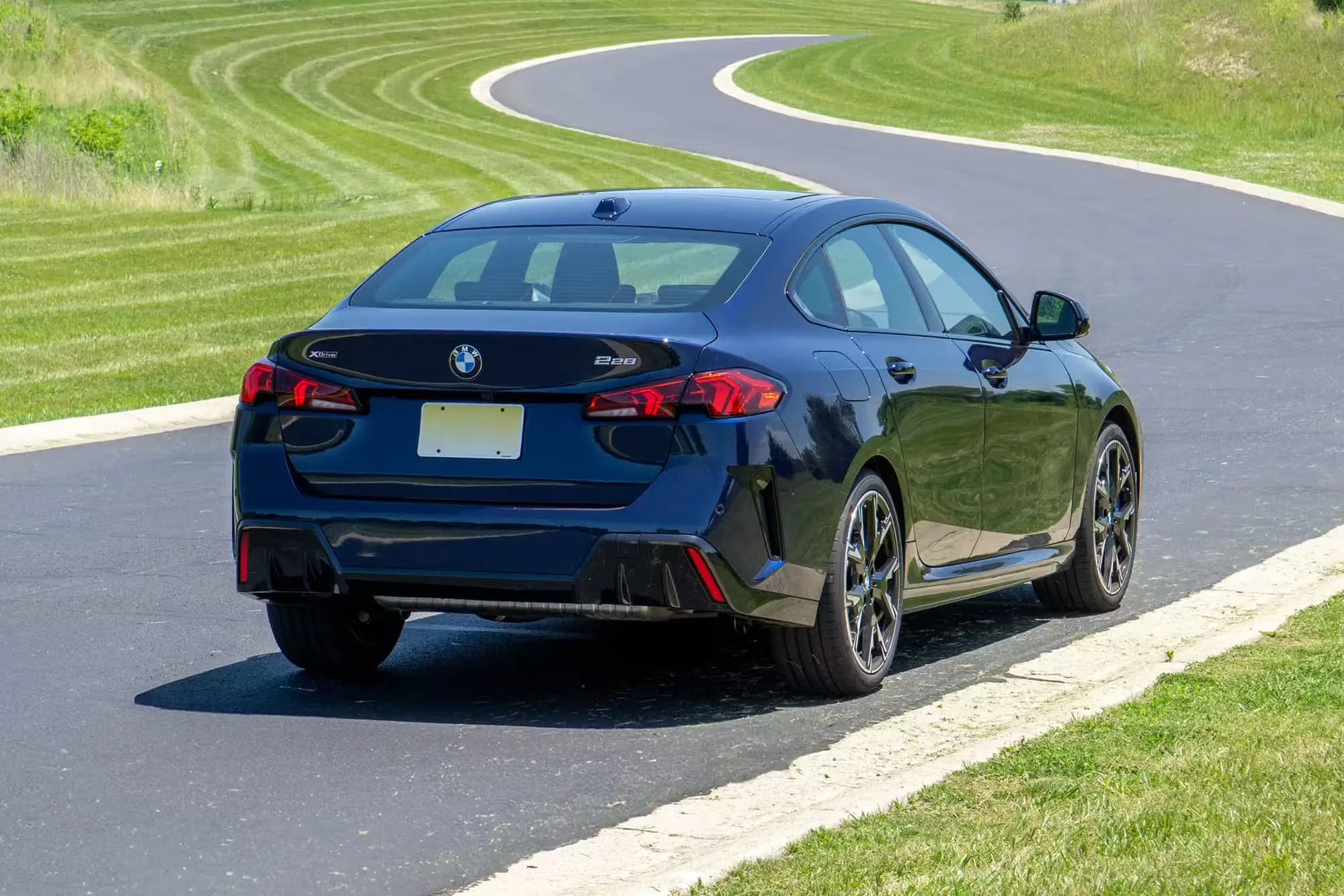 BMW 2 Series Coupe – photo 2