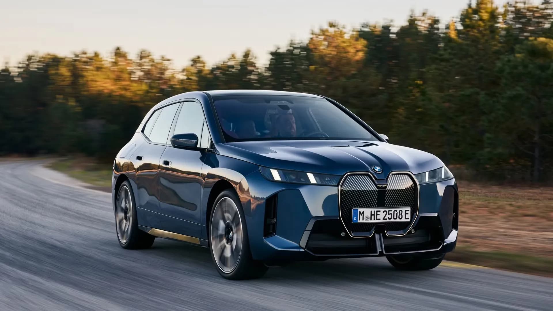 BMW IX – photo 2
