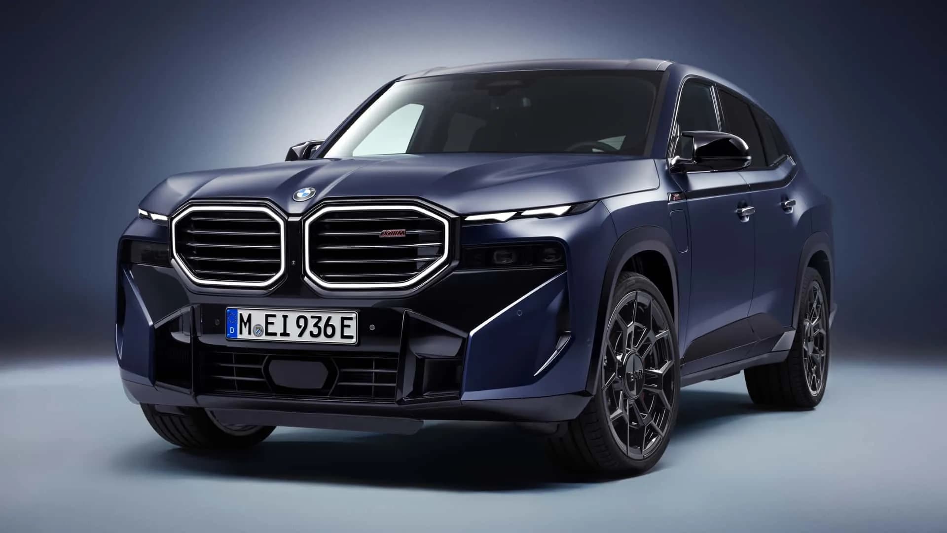 BMW XM – photo 3