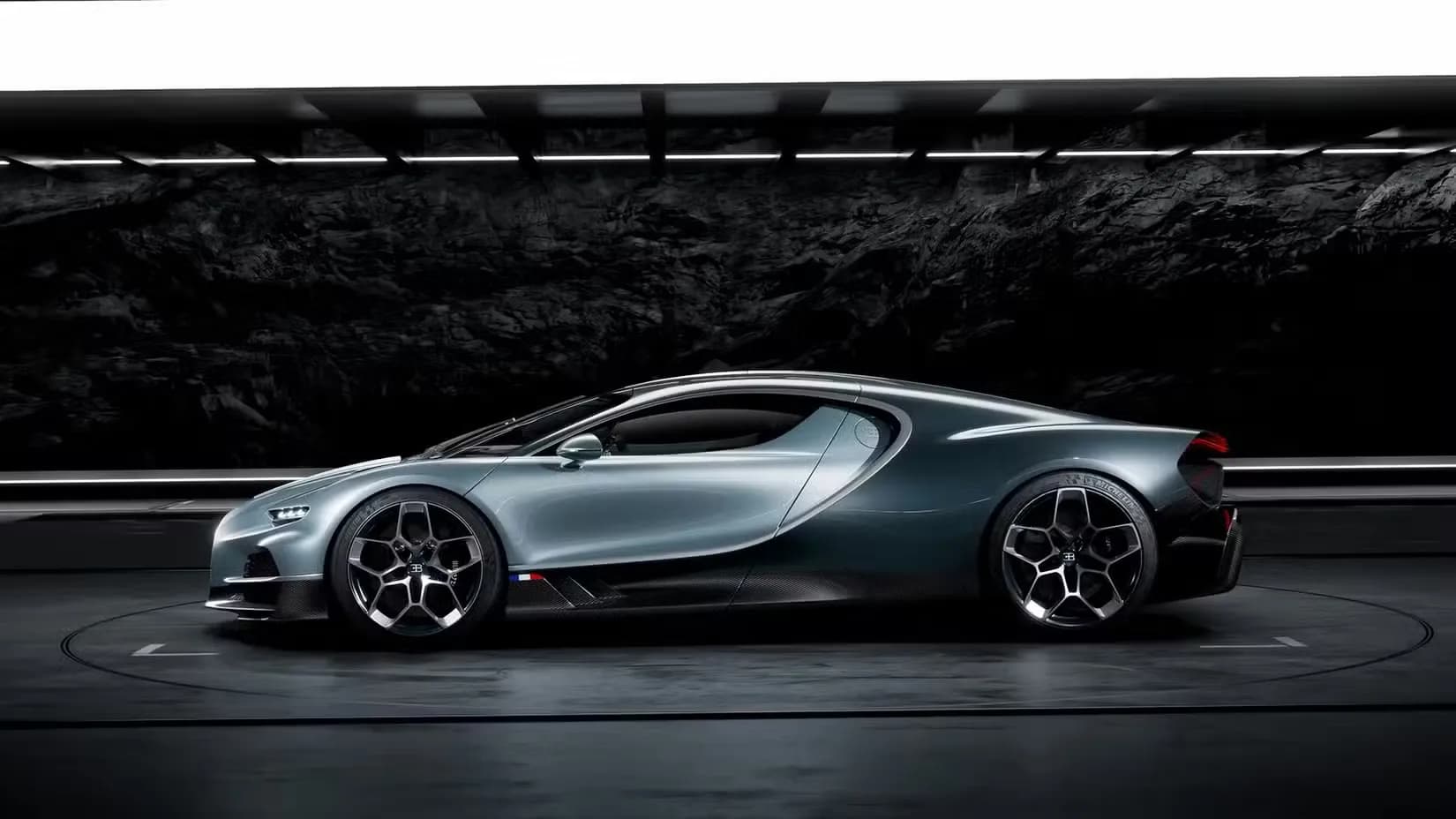 Bugatti Tourbillon – photo 6