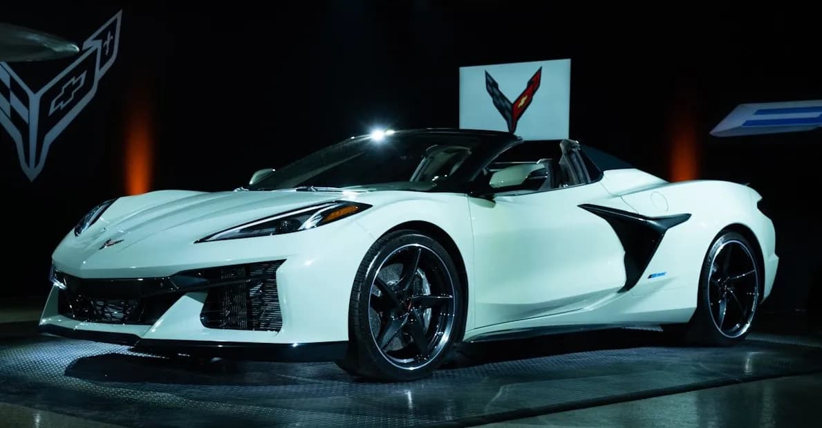 Chevrolet Corvette E RAY – photo 3
