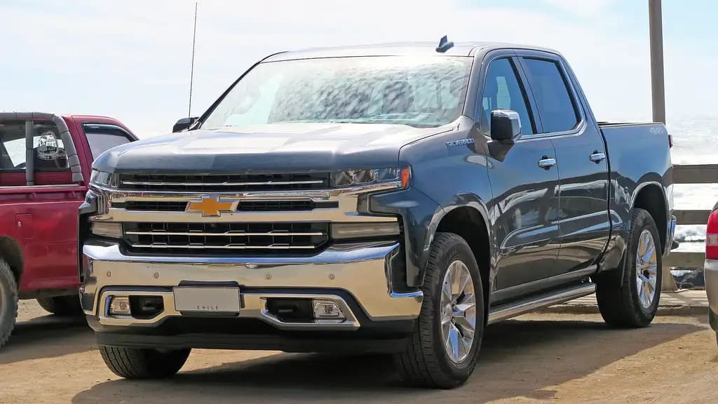Chevrolet Silverado LD – photo 2
