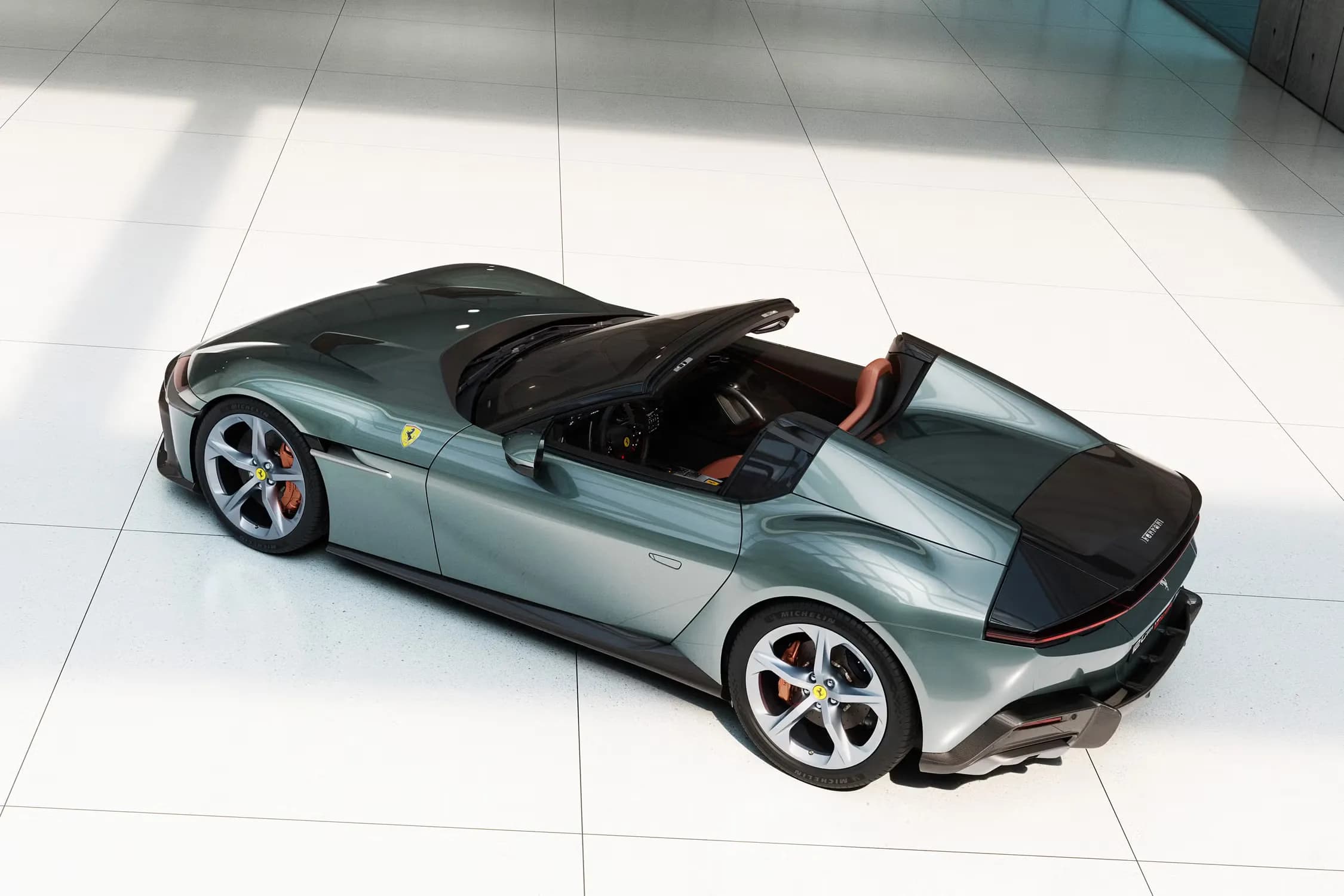 Ferrari 12cilindri – photo 2
