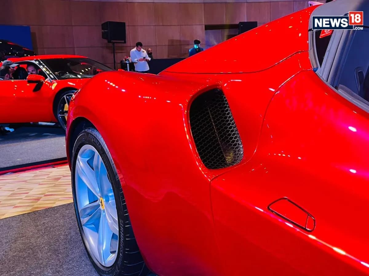 Ferrari 296 GTS – photo 7