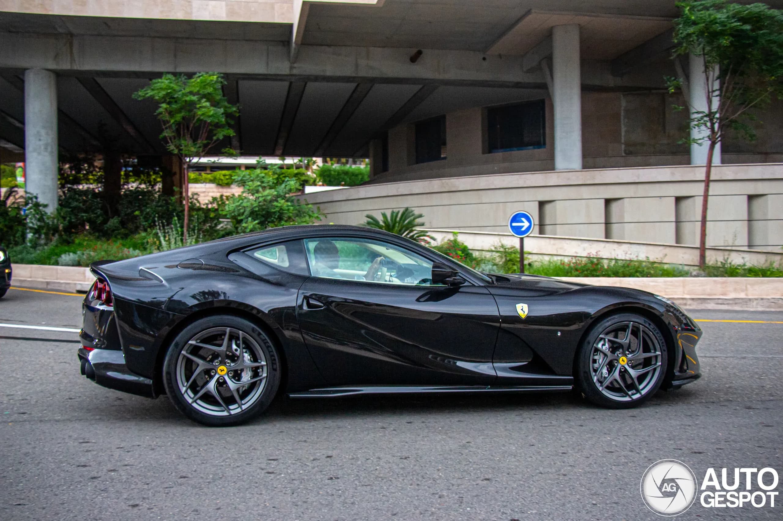 Ferrari 812 Superfast – photo 5