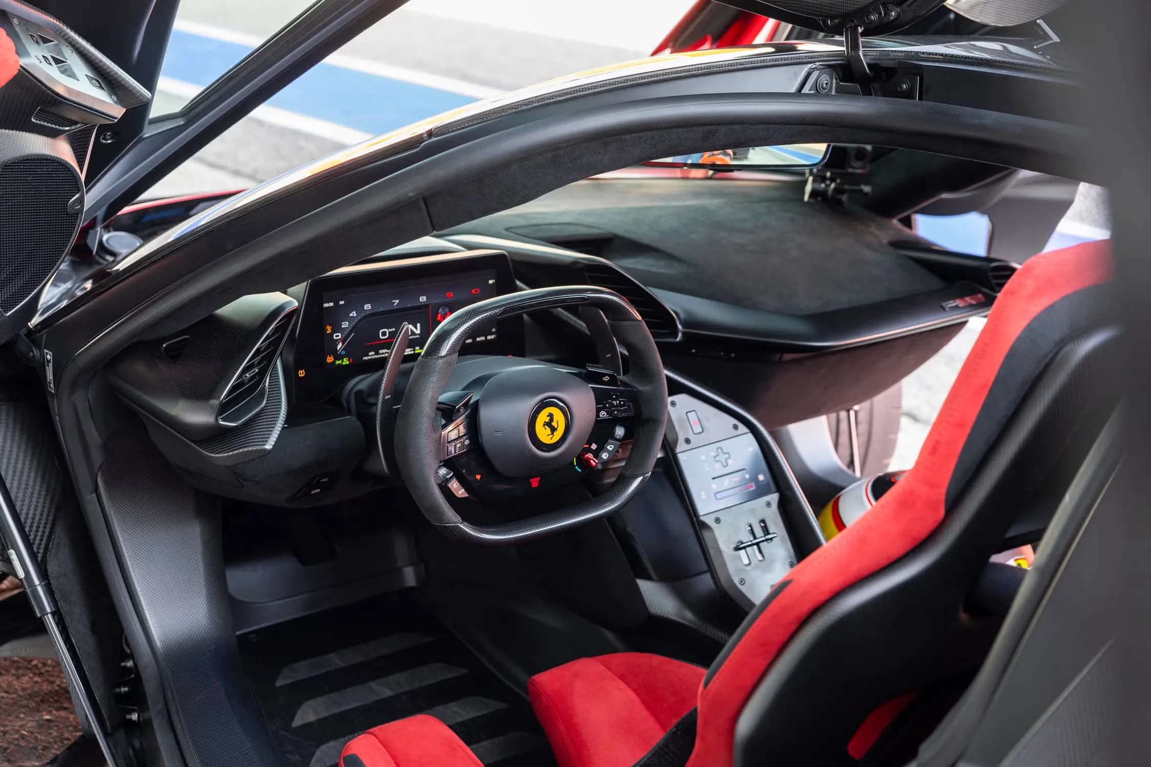 Ferrari F80 – photo 6
