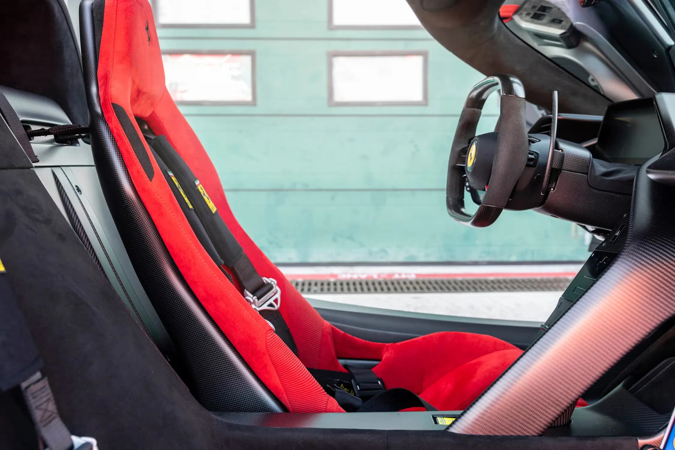 Ferrari F80 – photo 7