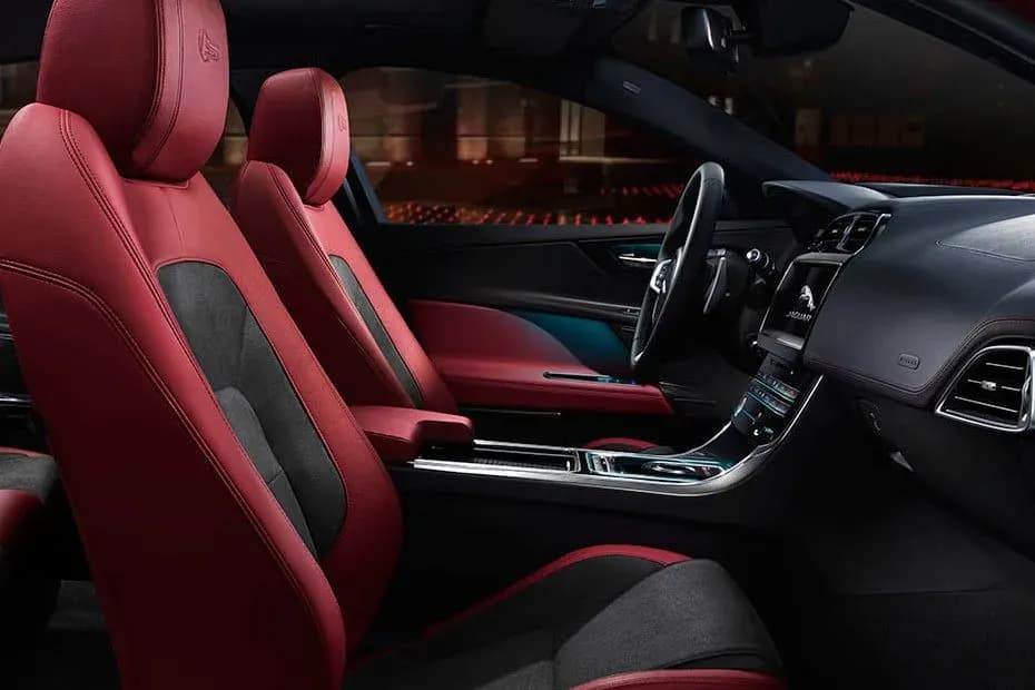 Jaguar XE – photo 3