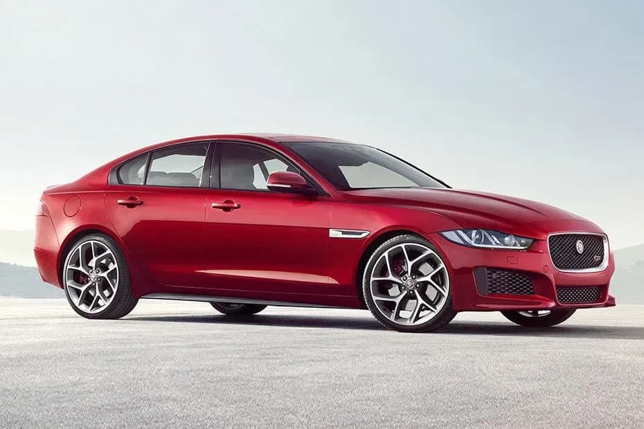 Jaguar XE – photo 3