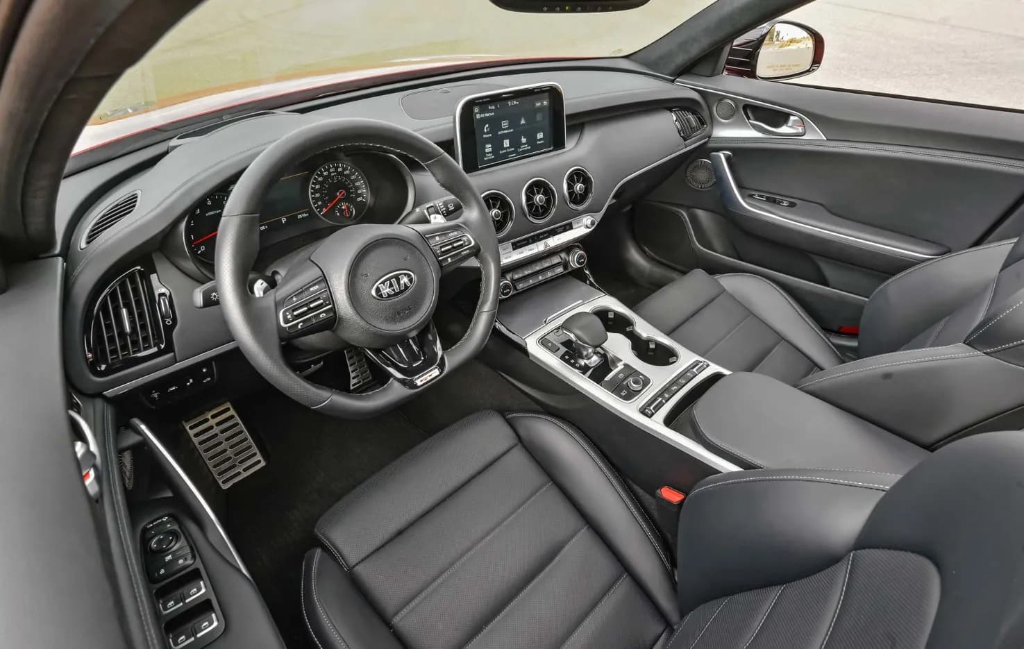 Kia Stinger – photo 2