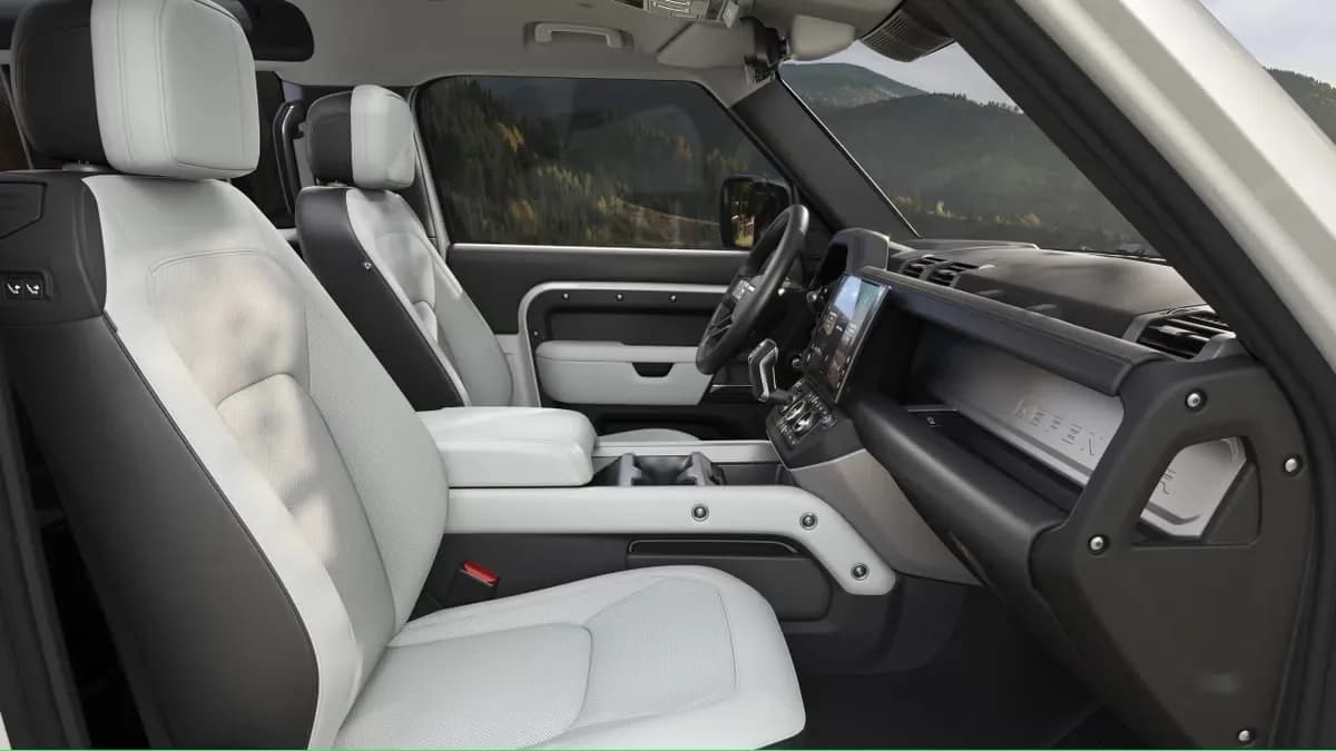 Land Rover Defender 130 – photo 4