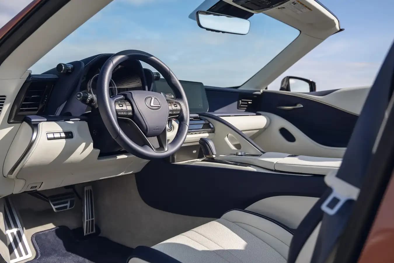 Lexus LC 500 Convertible – photo 4