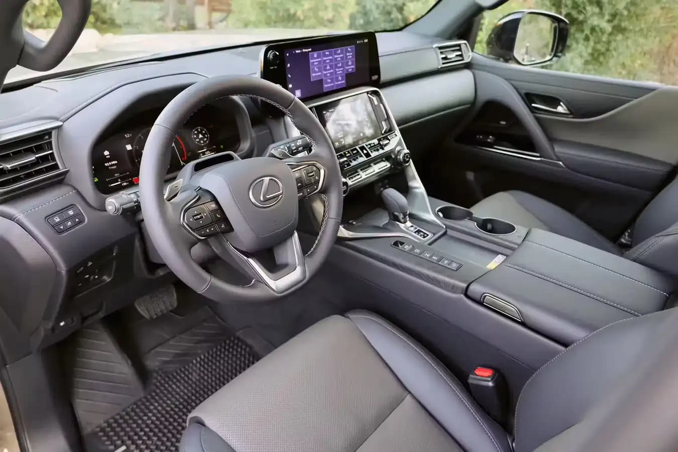 Lexus LX 700h – photo 3