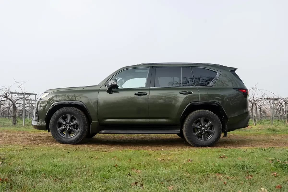 Lexus LX 700h – photo 4