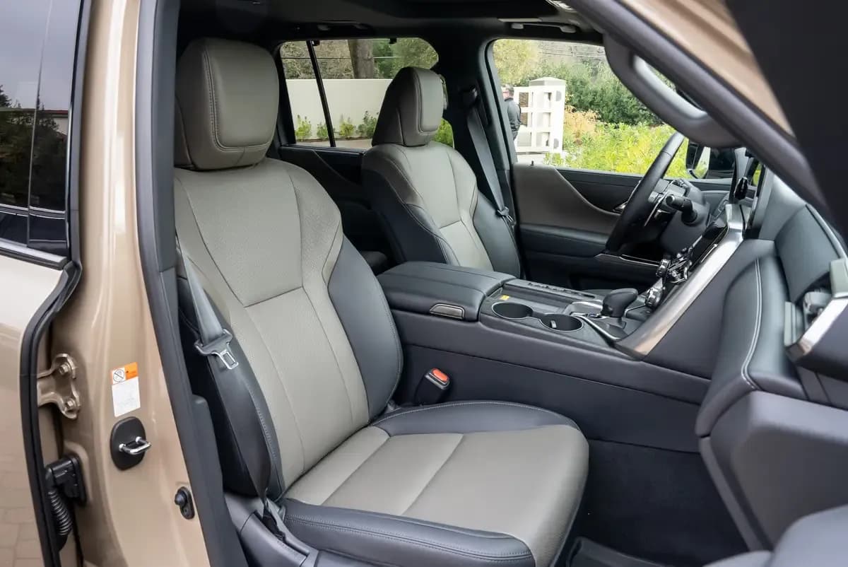 Lexus LX 700h – photo 5