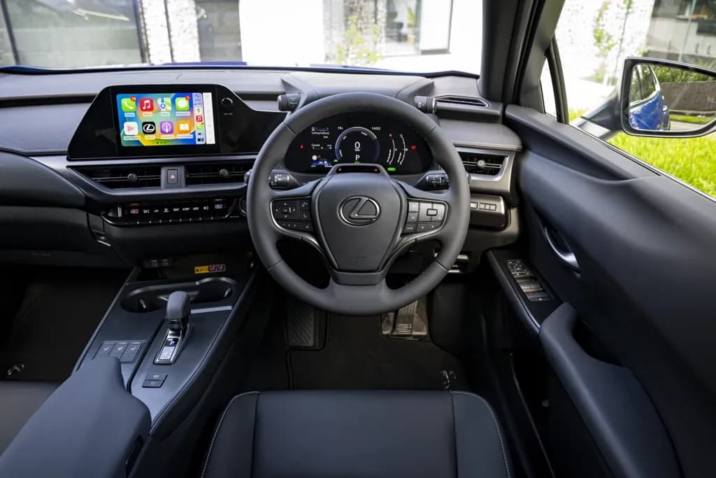 Lexus Ux300h – photo 6