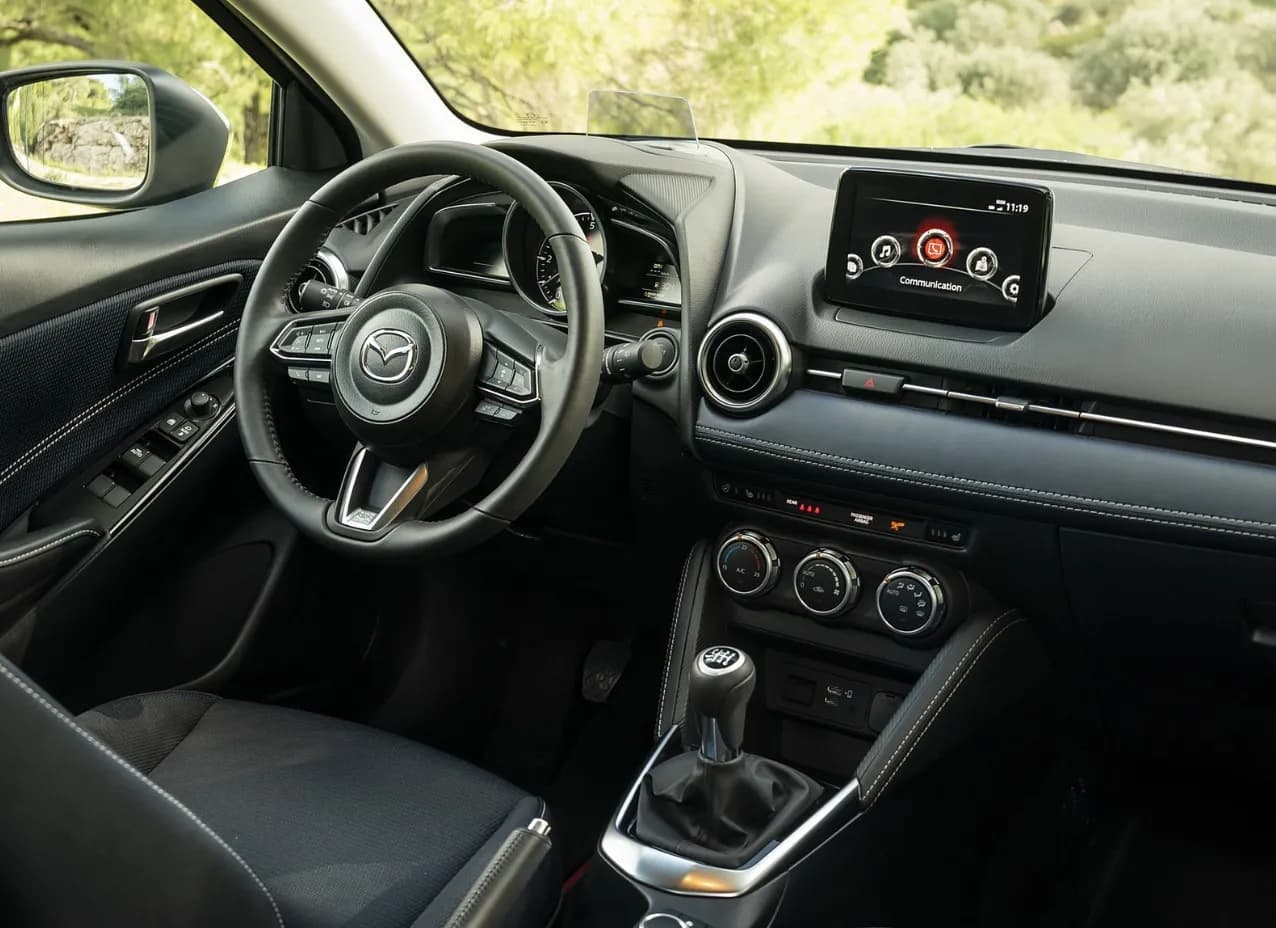 Mazda 2 – photo 2