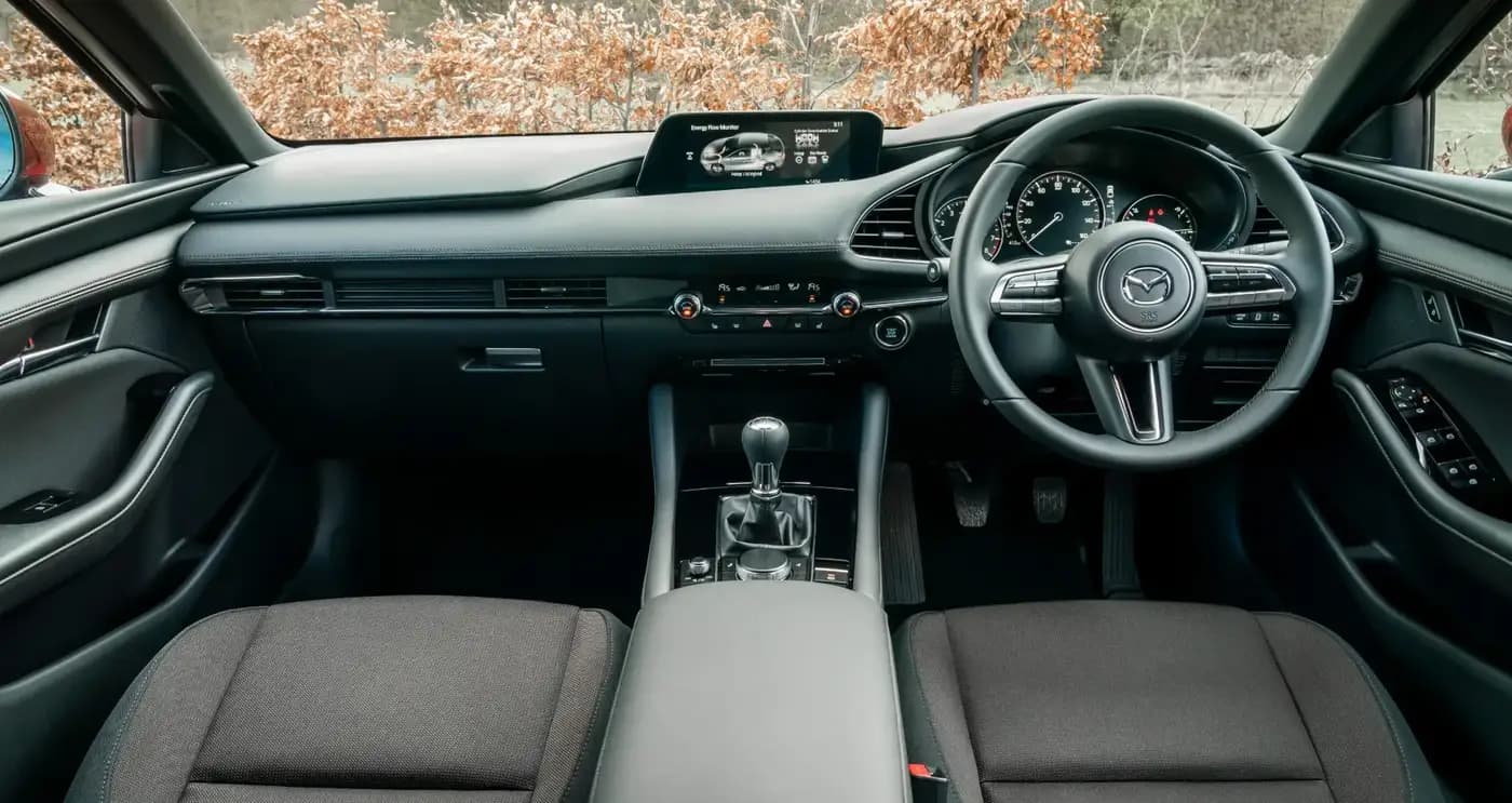 Mazda 3 Sedan – photo 2