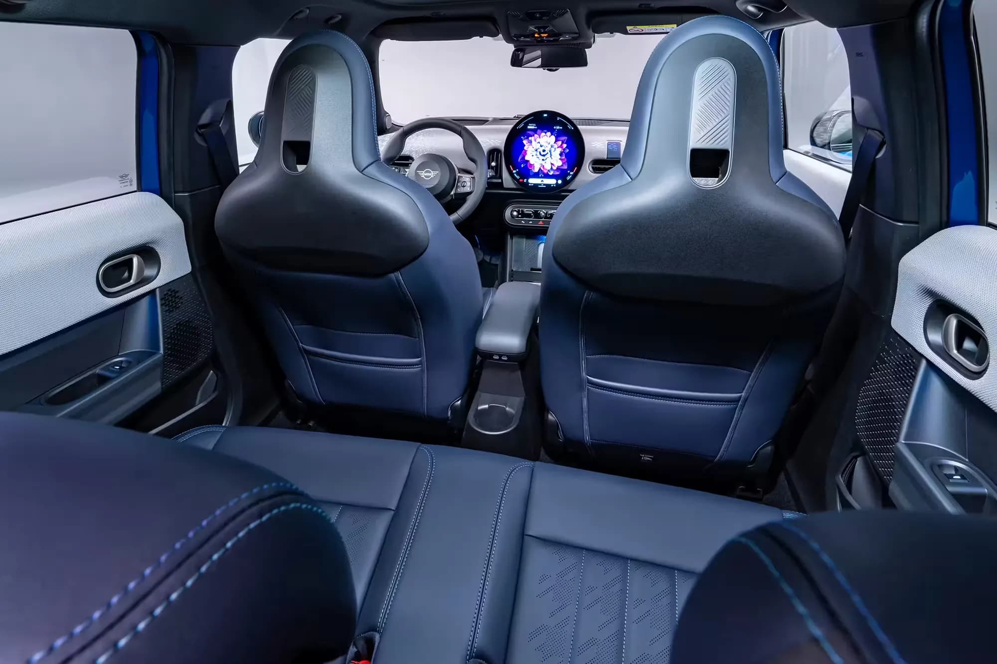 Mini 3 Door – photo 3