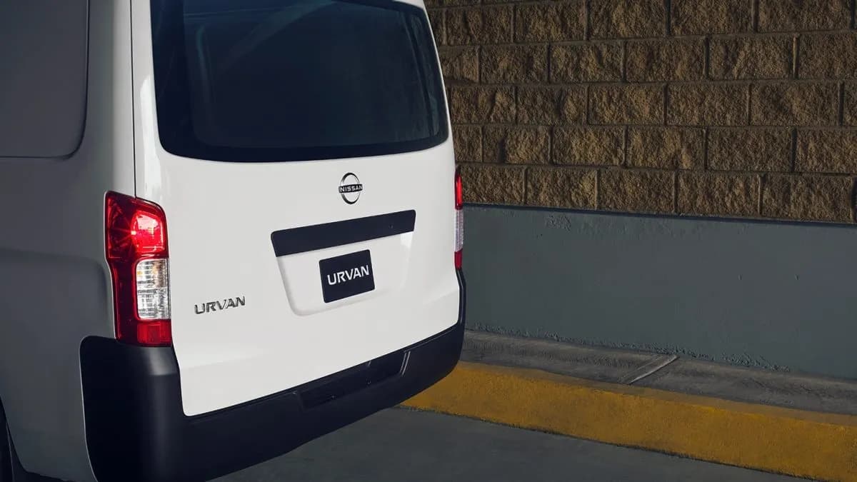 Nissan Urvan – photo 7