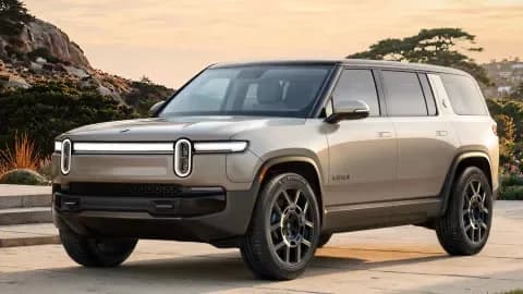 Rivian R1S – photo 2