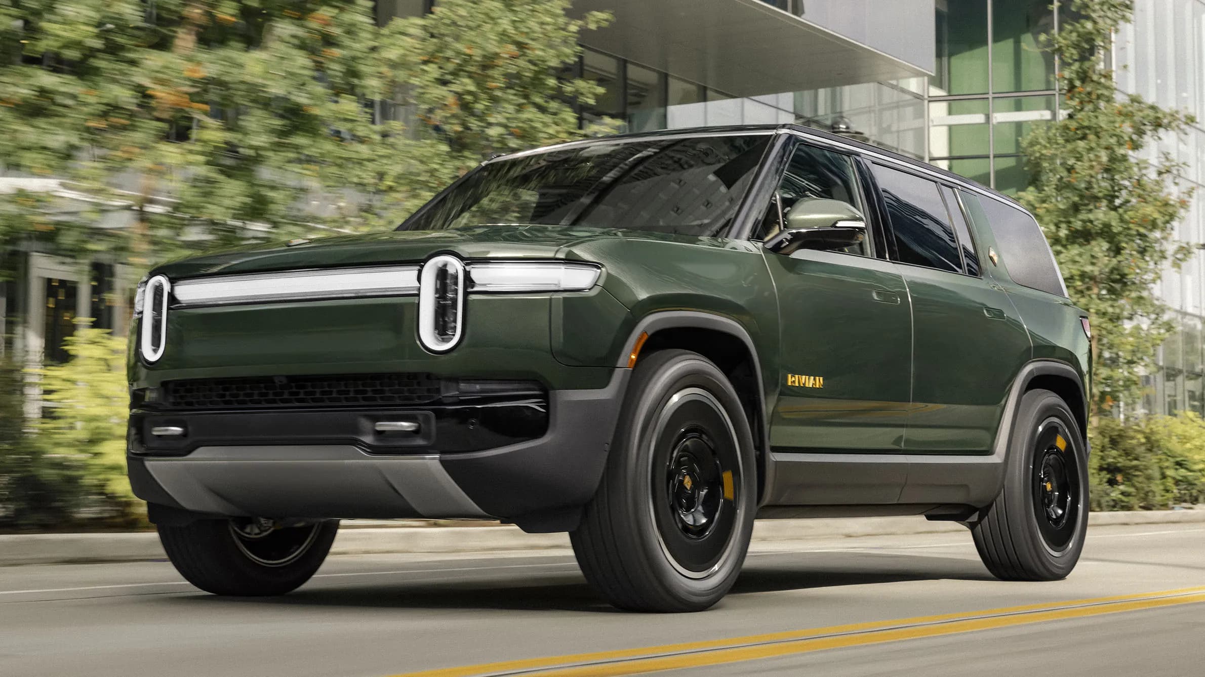 Rivian R1S – photo 3