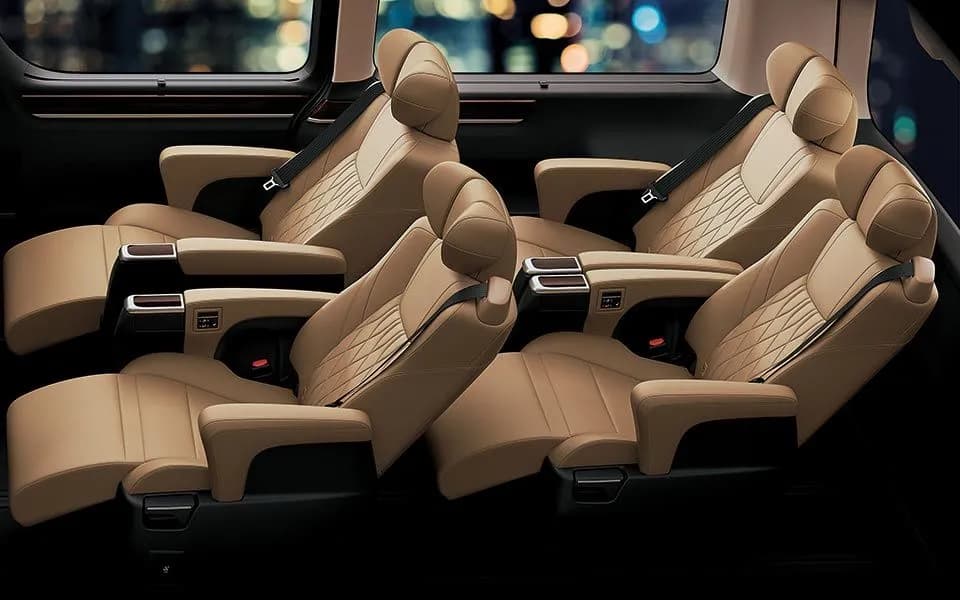 Toyota Granvia – photo 5
