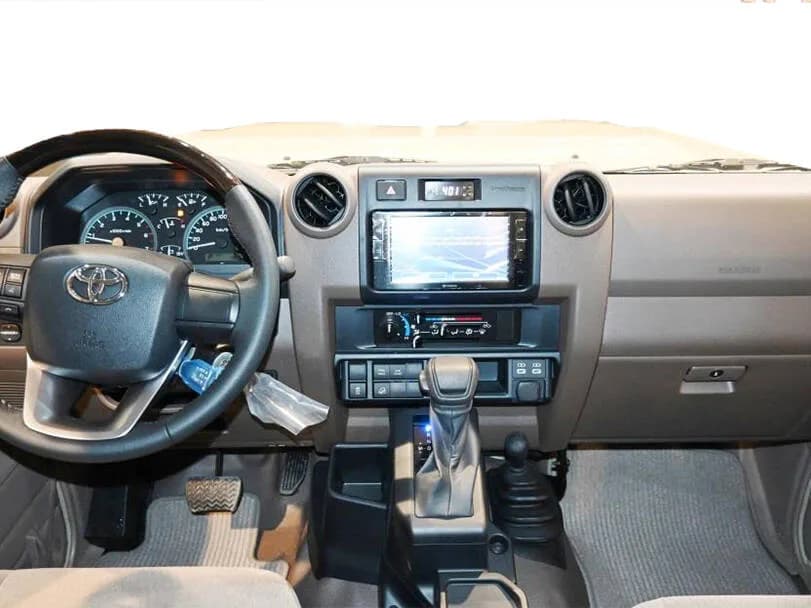 Toyota Land Cruiser 70 – photo 4
