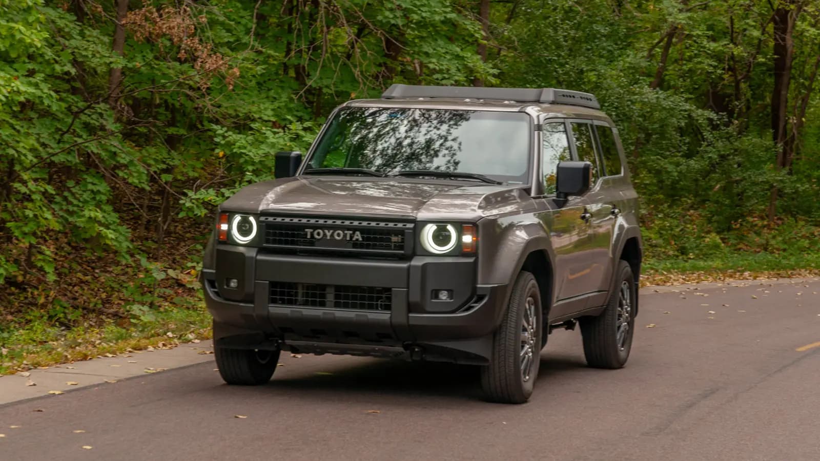 Toyota Land Cruiser Hybrid – photo 2