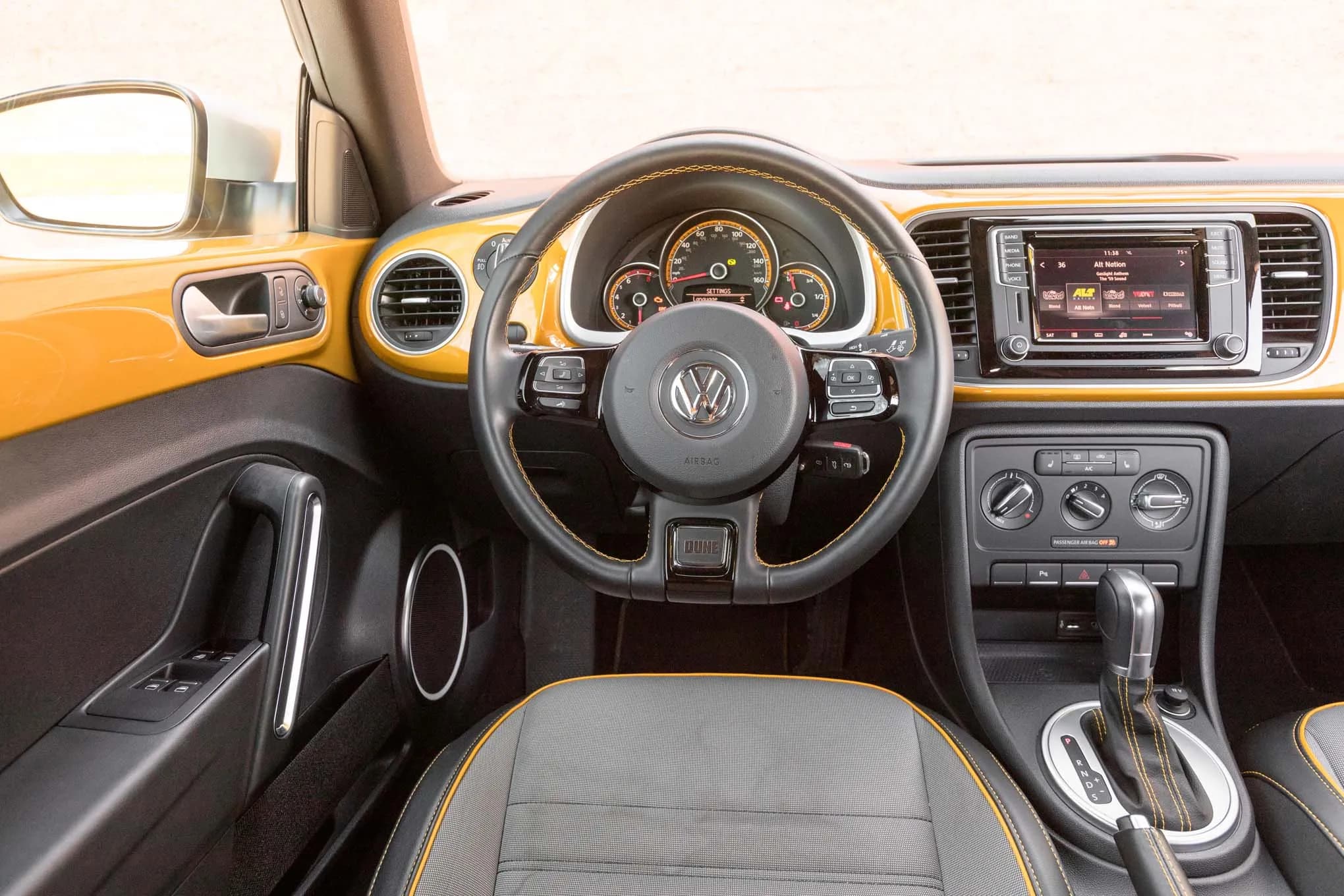 Volkswagen Beetle – photo 5