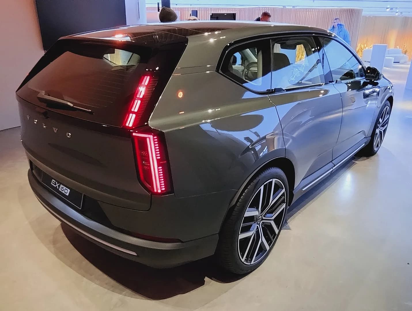 Volvo EX60 – photo 6