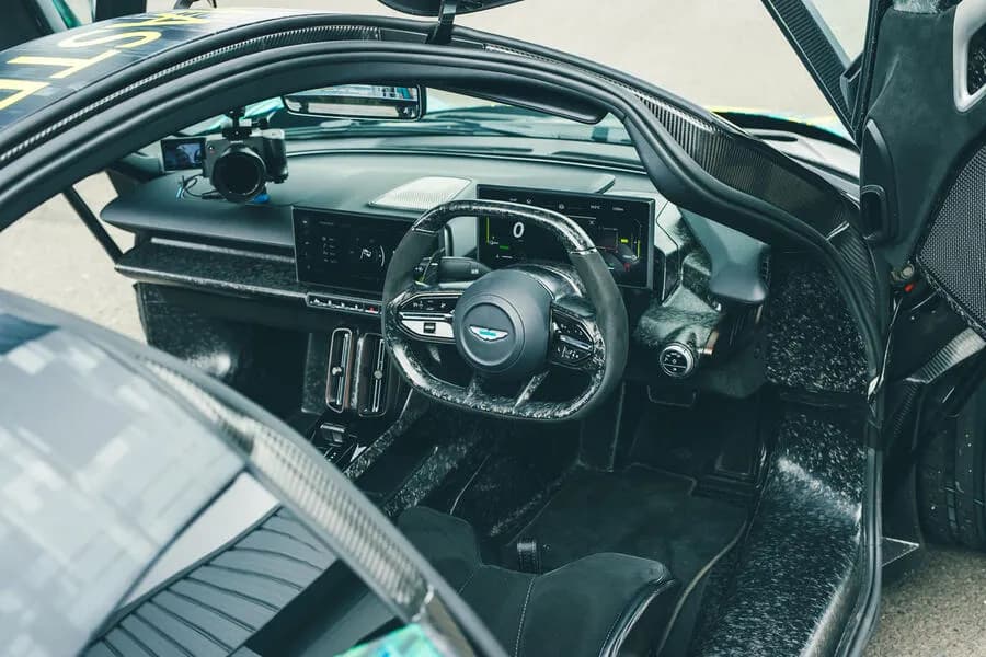 Aston Martin Valhalla – photo 7