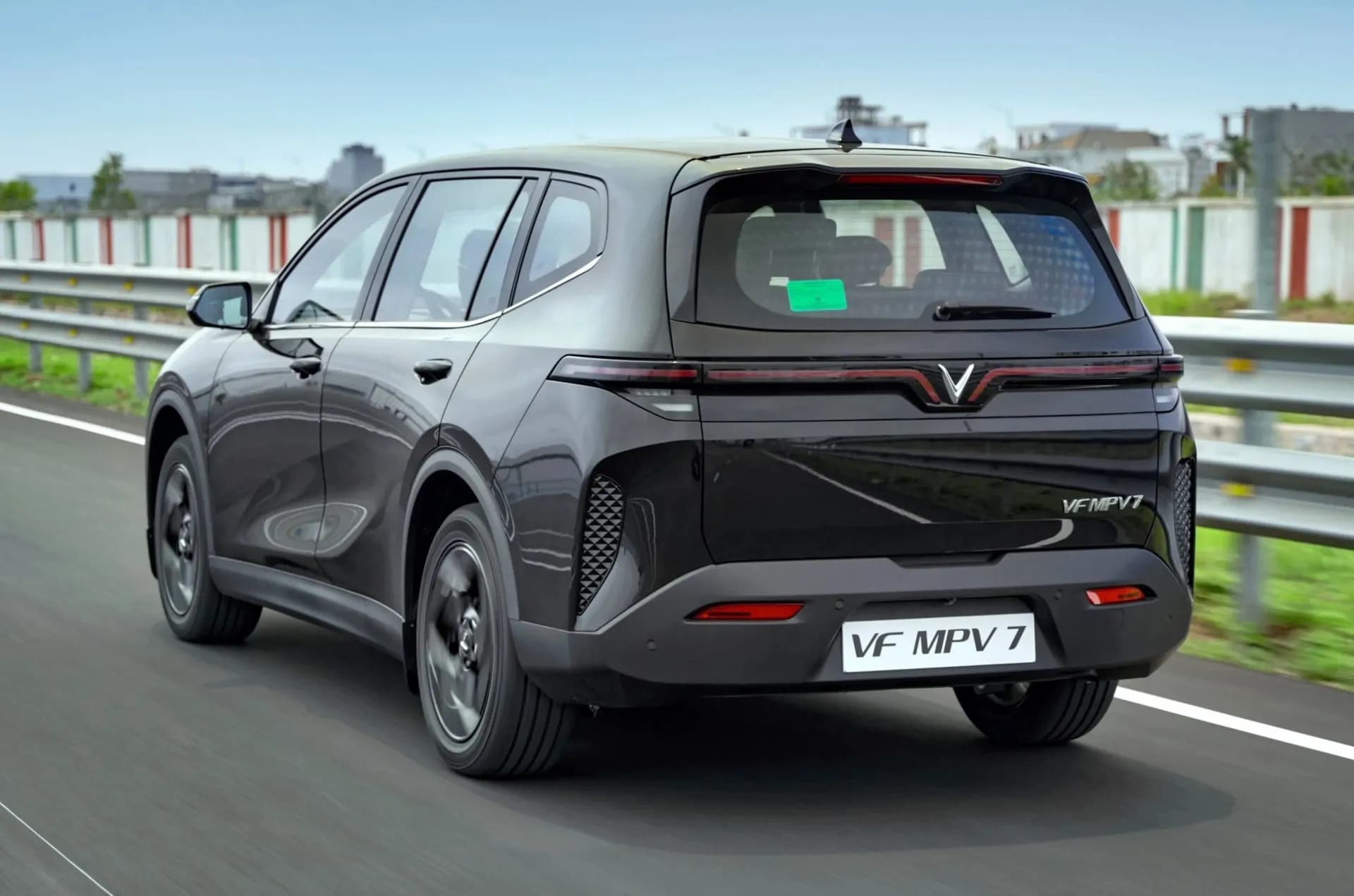 Vinfast VF8 – photo 4