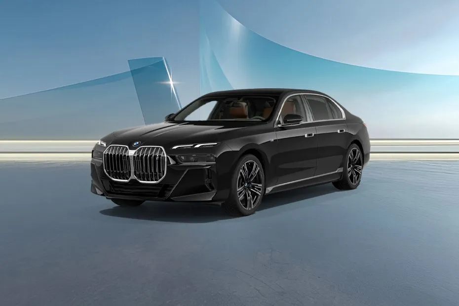 2026 BMW 7 Series Review: The Ultimate Driving Machine Goes Theatrical