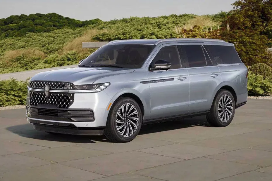 2026 Lincoln Navigator Review: American Luxury SUV at Its Most Extravagant